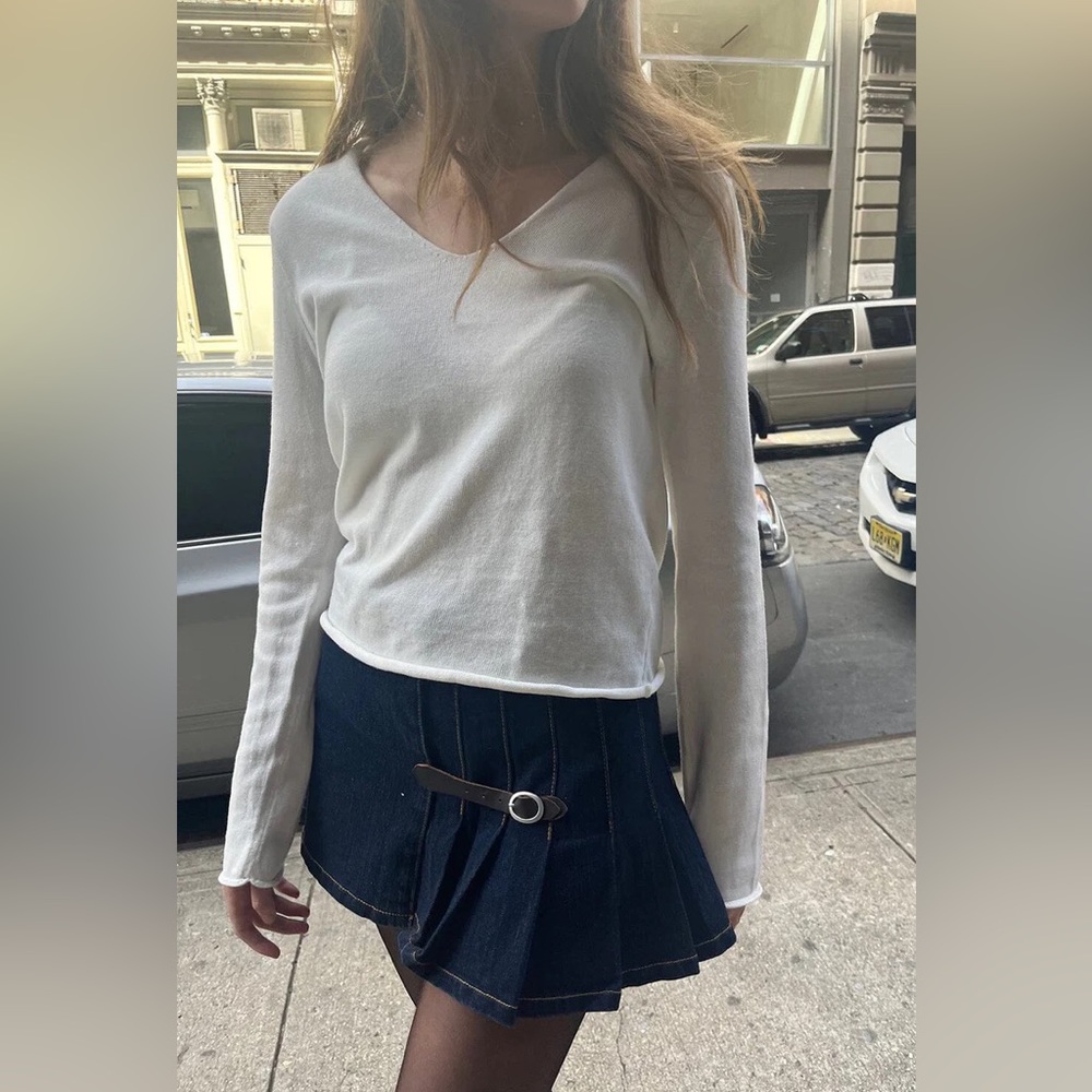 Brandy melville andi v neck sweater